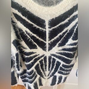 Gianni Bini/Sweater/Women’s Size Large/Excellent Condition